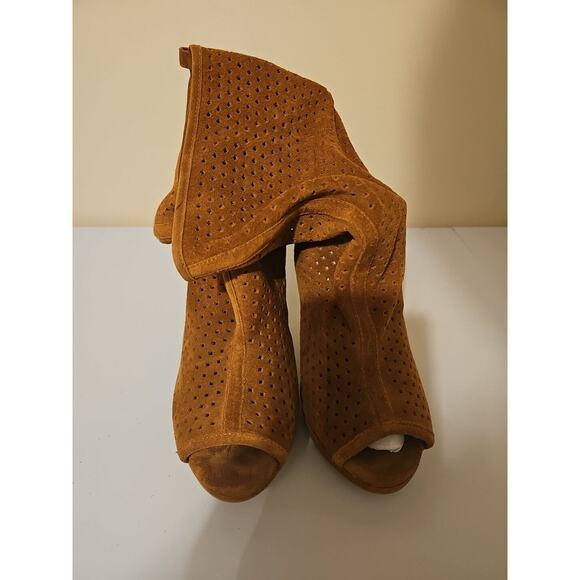 BCBGEneration Women's Leather Peep-Toe Heels Booties Size 9 M Brown Suede - Picture 6 of 8